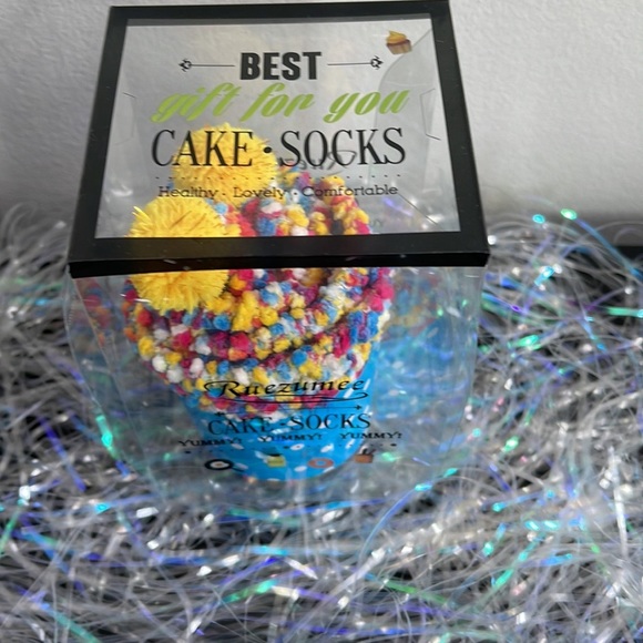 Christmas Gift Confetti Cupcake Socks with Pom Poms in Box - Picture 4 of 14